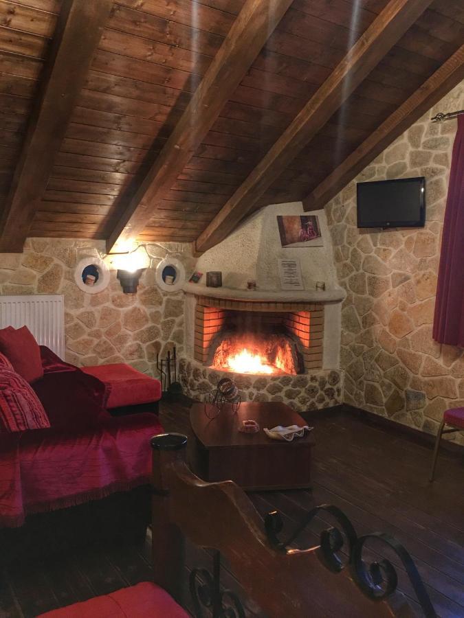 Anilia Guesthouse Synikia Mesi Trikalon Exterior photo