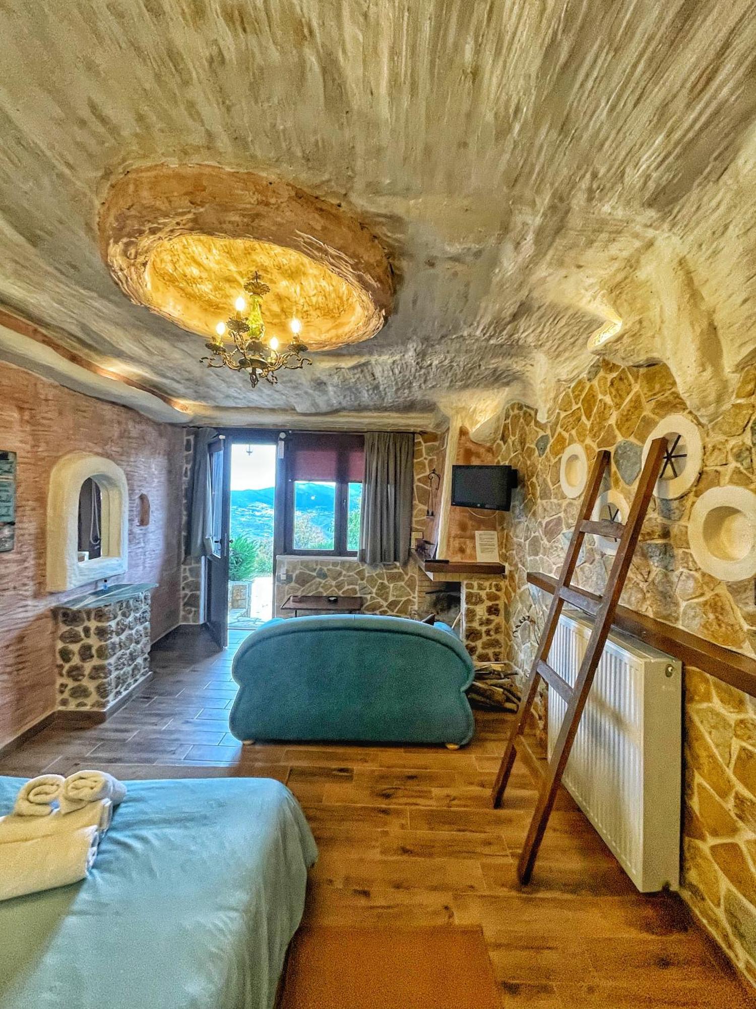 Anilia Guesthouse Synikia Mesi Trikalon Exterior photo