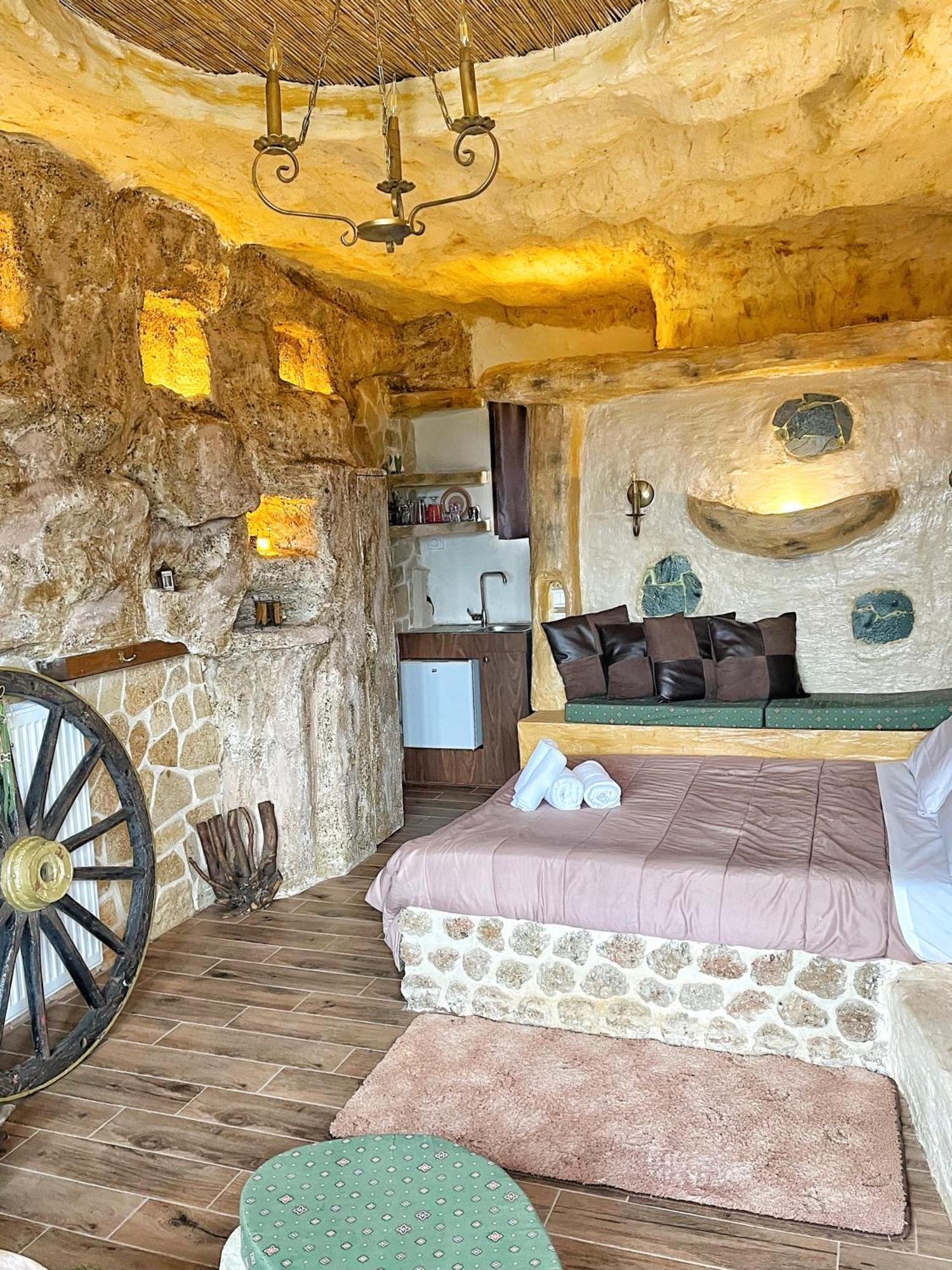 Anilia Guesthouse Synikia Mesi Trikalon Exterior photo
