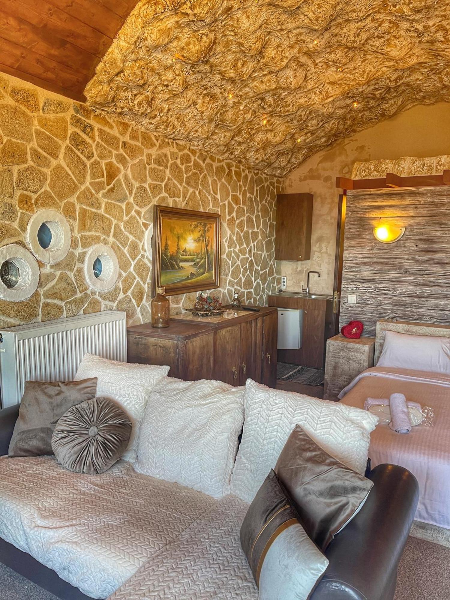 Anilia Guesthouse Synikia Mesi Trikalon Exterior photo
