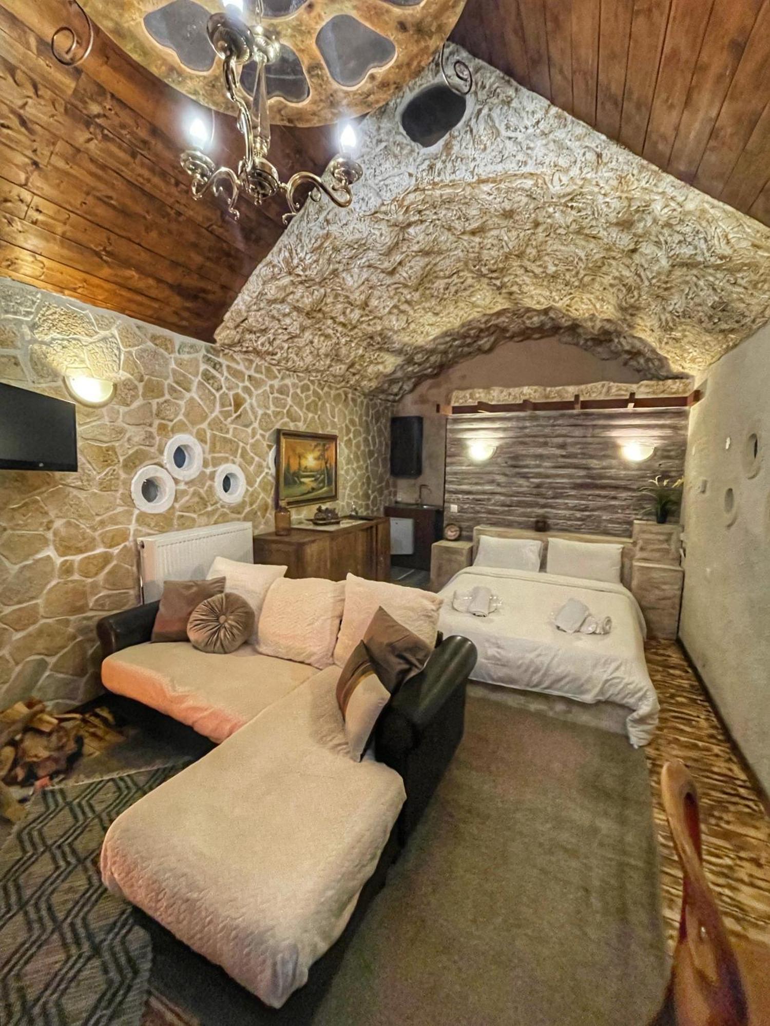 Anilia Guesthouse Synikia Mesi Trikalon Exterior photo